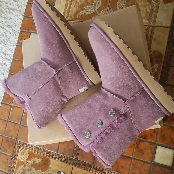 NIB Purple UGGS - Picture 3 of 12